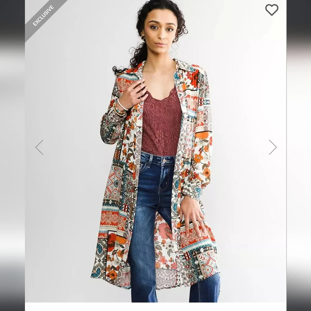 ISO THESE GIMMICKS TOPS PLEASE** - Picture 1 of 7